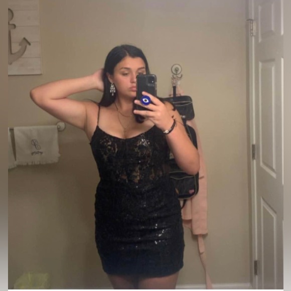 Black corset dress, hoco dress (mesh and see through for the corset) - Picture 3 of 4